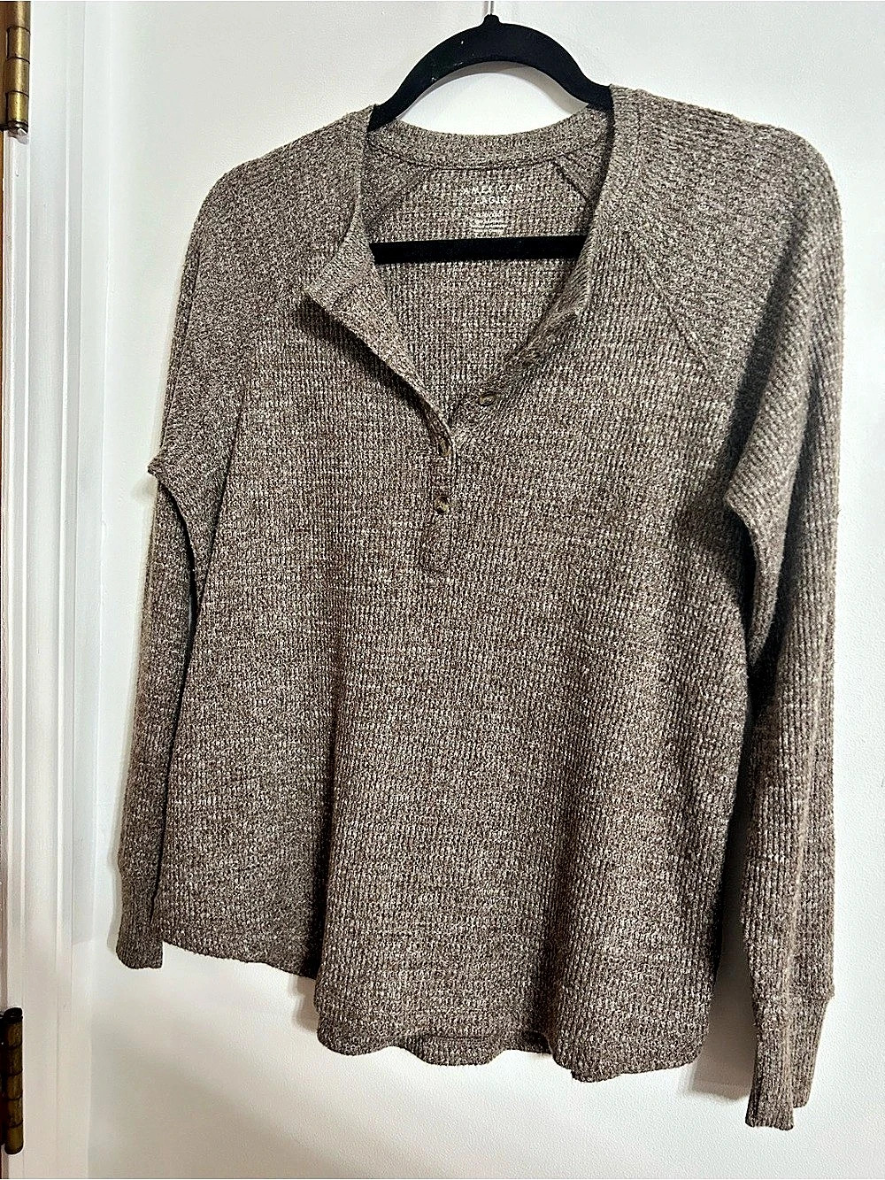 American Eagle Waffle Long-Sleeve Henley Tee Brown V-Neck Sweater XS